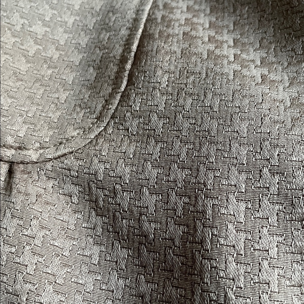 H&M camel, textured mini skirt. Size 4 - Picture 6 of 7